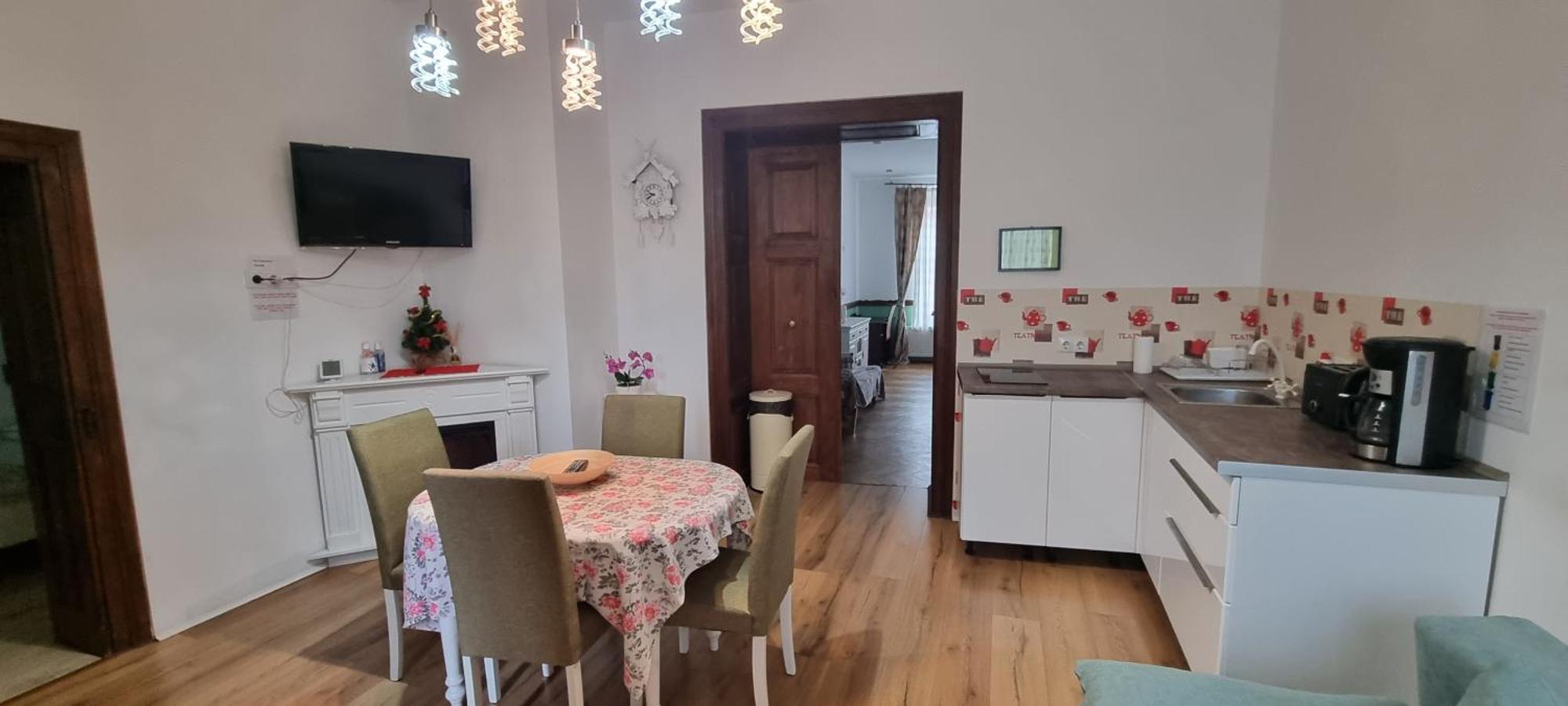 Luxury Central Apartment In Sibiu Exterior photo