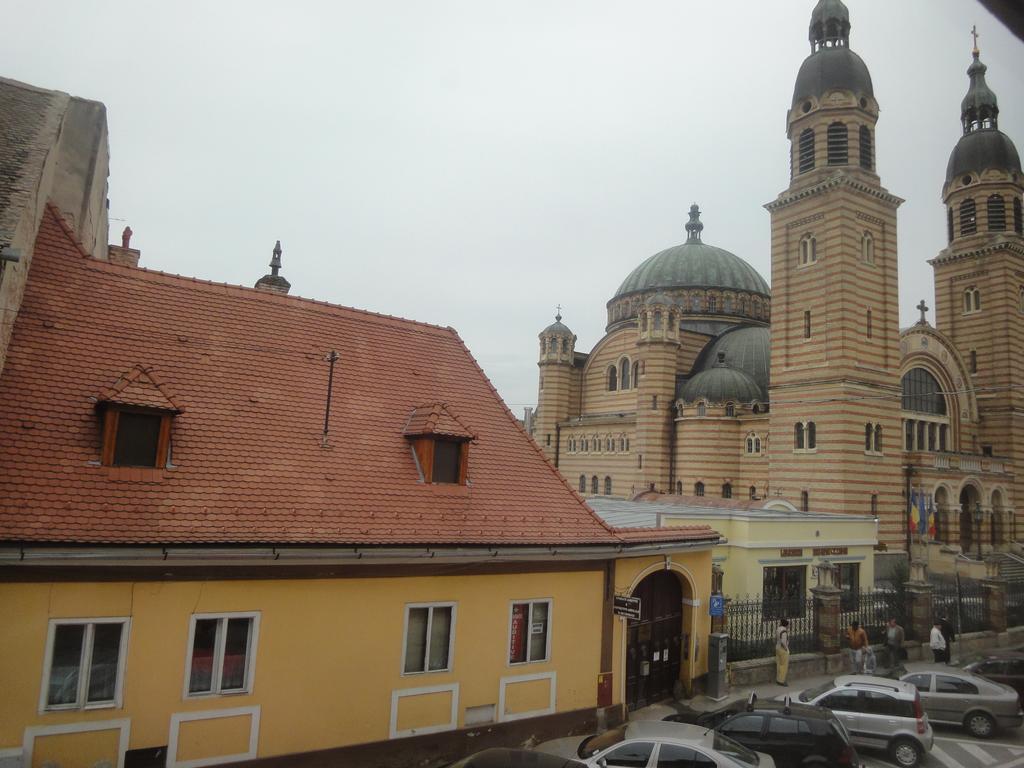 Luxury Central Apartment In Sibiu Exterior photo