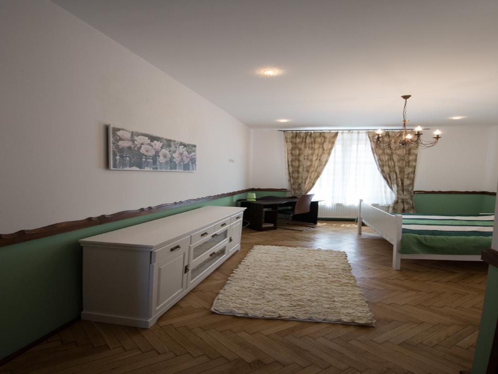 Luxury Central Apartment In Sibiu Exterior photo
